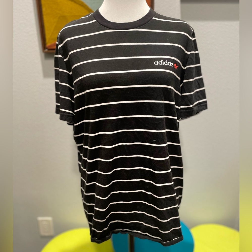 adidas | Men’s/Unisex | Medium | Tee | Linear Stripe | Black w/ White Stripe